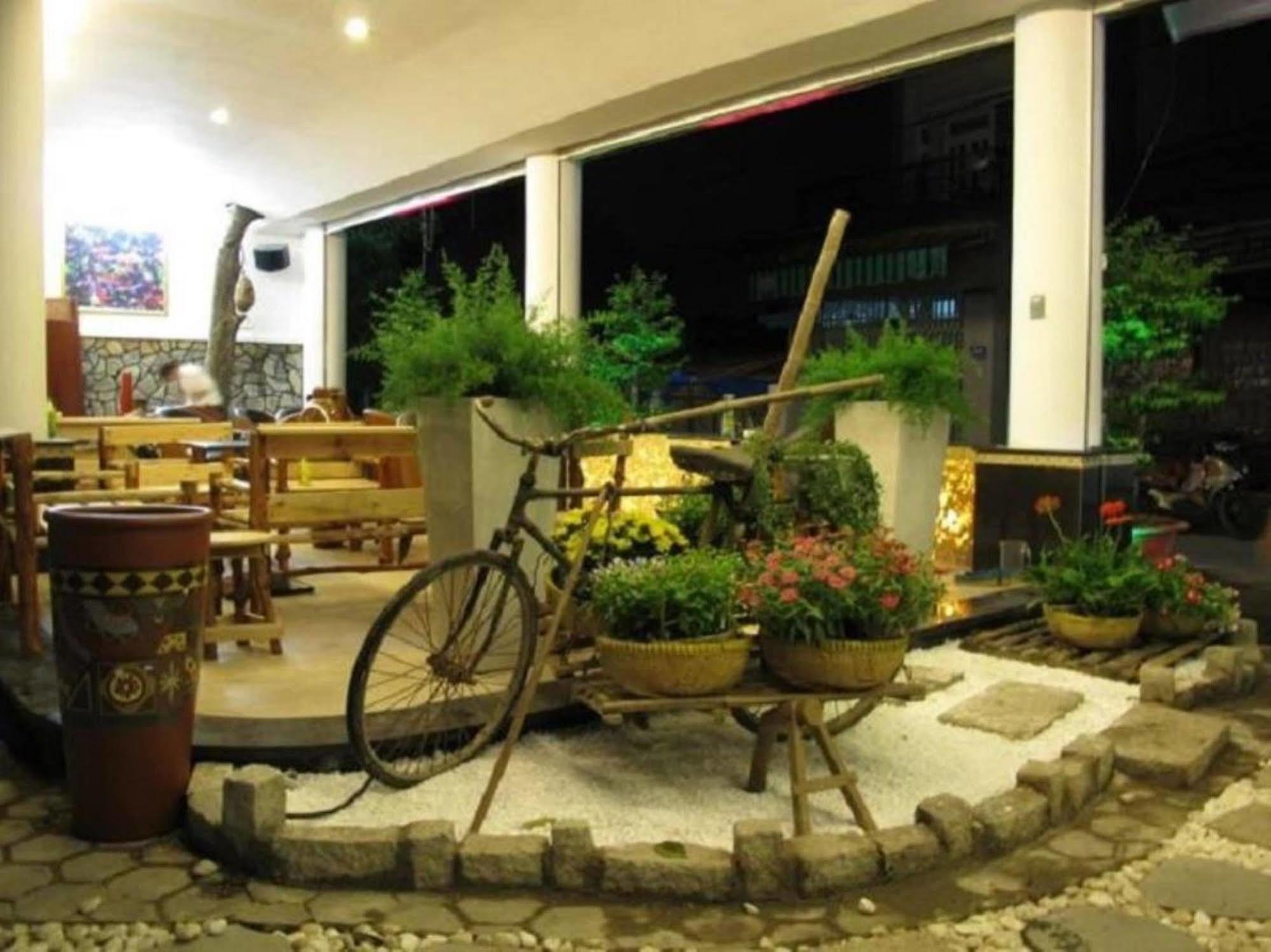 Pylos Hotel Хошимин Екстериор снимка