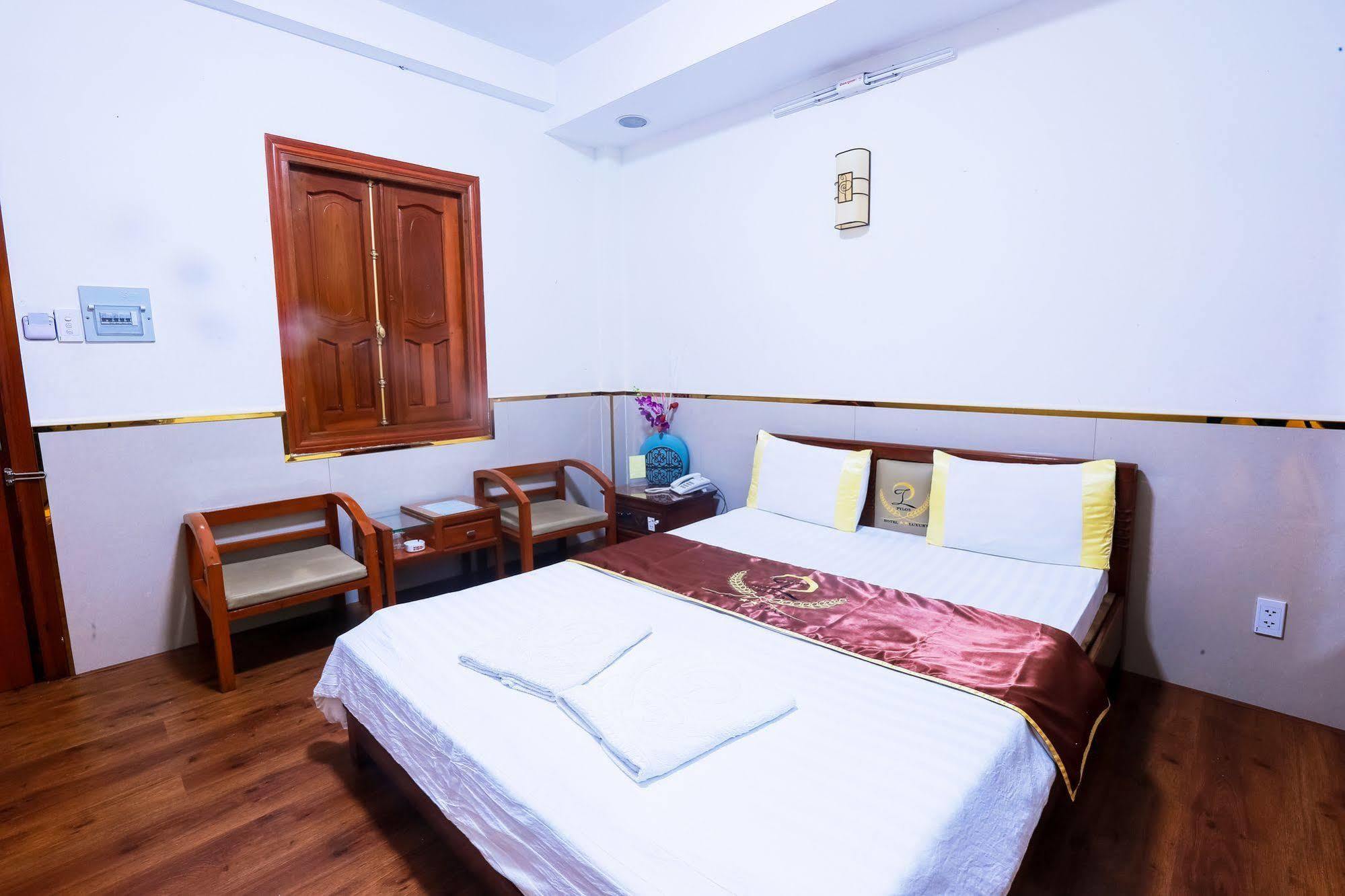 Pylos Hotel Хошимин Екстериор снимка